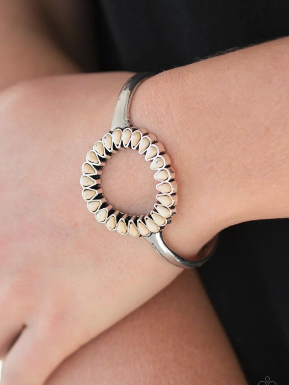 Paparazzi Jewelry Accessories - Divinely Desert - White Bracelet - Vintage